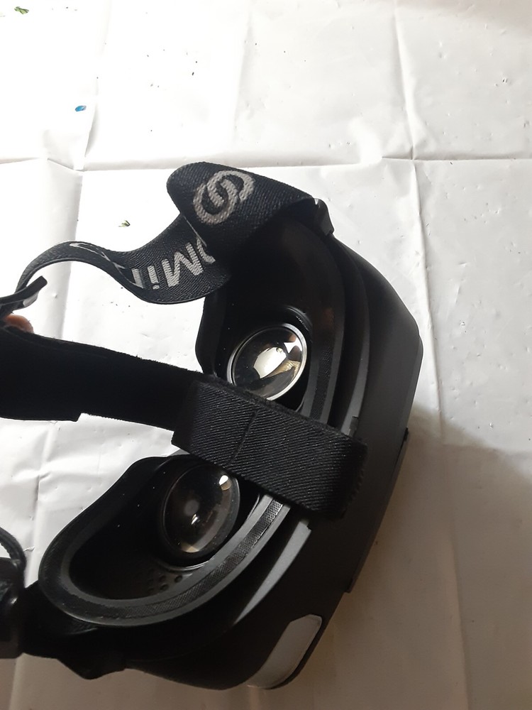 HOMiDO Virtual Reality VR Headset Adjustable Smartphone Compatible, untested