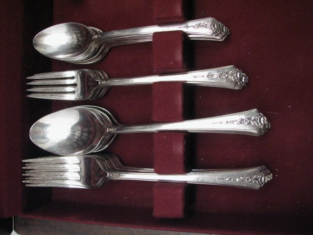 HOMES & EDWARDS SPRING GARDEN SILVER PLATE FLATWARE 55 PC SET