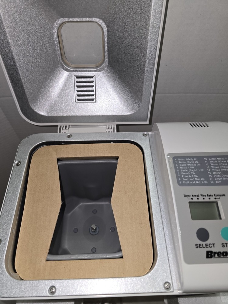 Breadman TR560 Bread Maker Machine 2lb Automatic Bread Machine White New