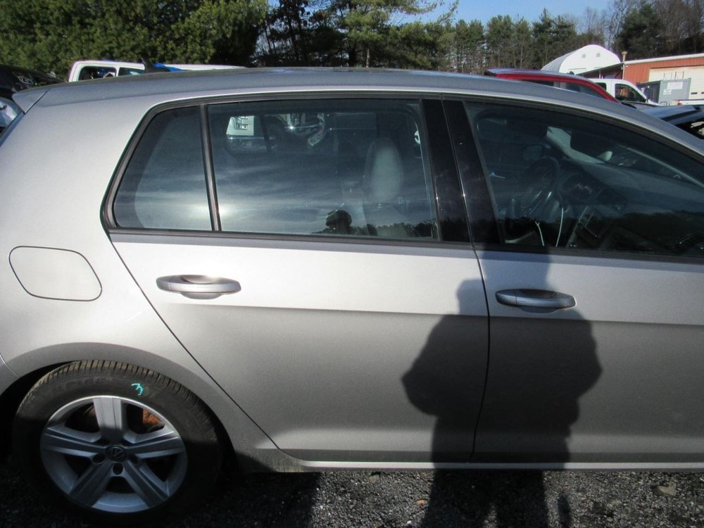 GOLF 2017 Glove Box 1017546