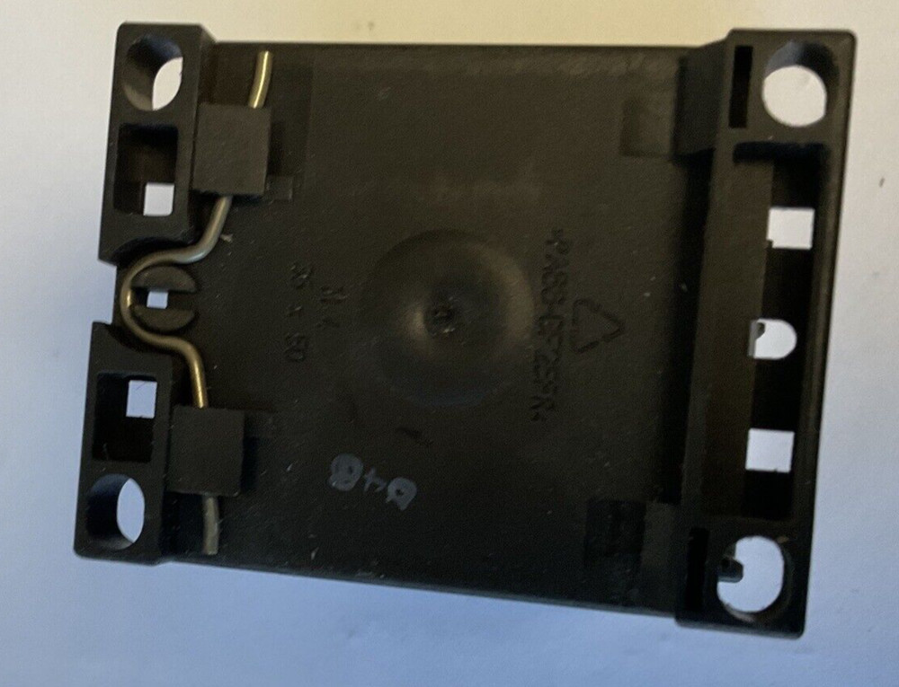 SIEMENS 3RT1015-1BB42 CONTACTOR 690V