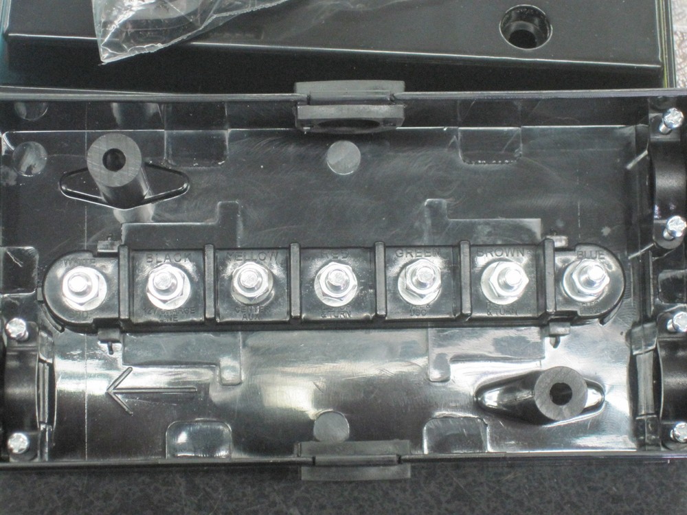 12 Volt Junction box 7 studs weather-proof for Trailer or Camper
