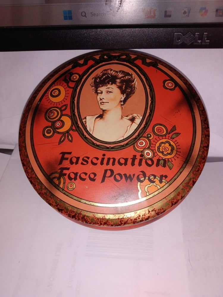 FASCINATION FACE POWDER TIN