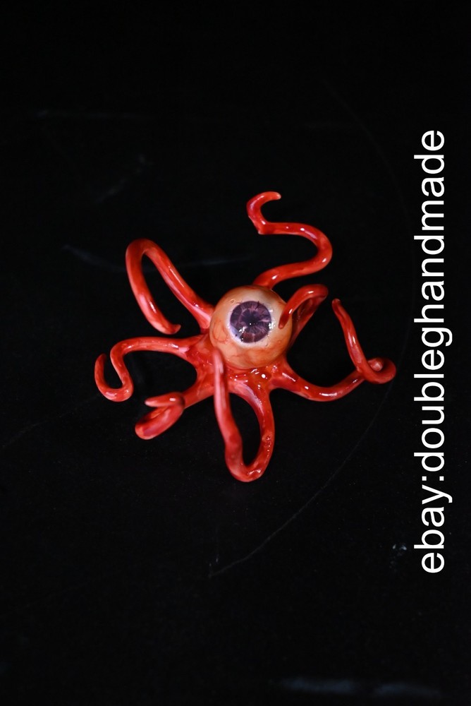 Alien model: Trypanohyncha Ocellus, resin material, fully painted finished piece