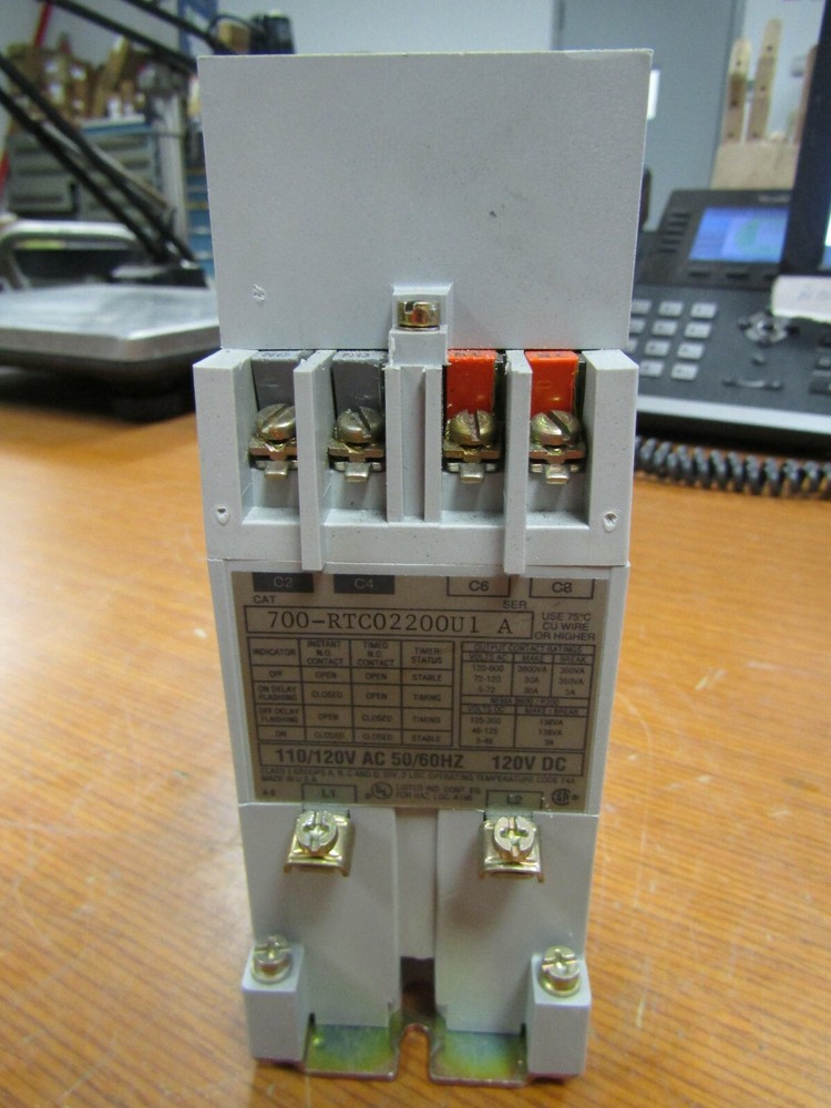 👀 ALLEN BRADLEY RTC SOLID STATE TIMER RELAY 110/120 VAC 120 VDC 700-RTC02200U1
