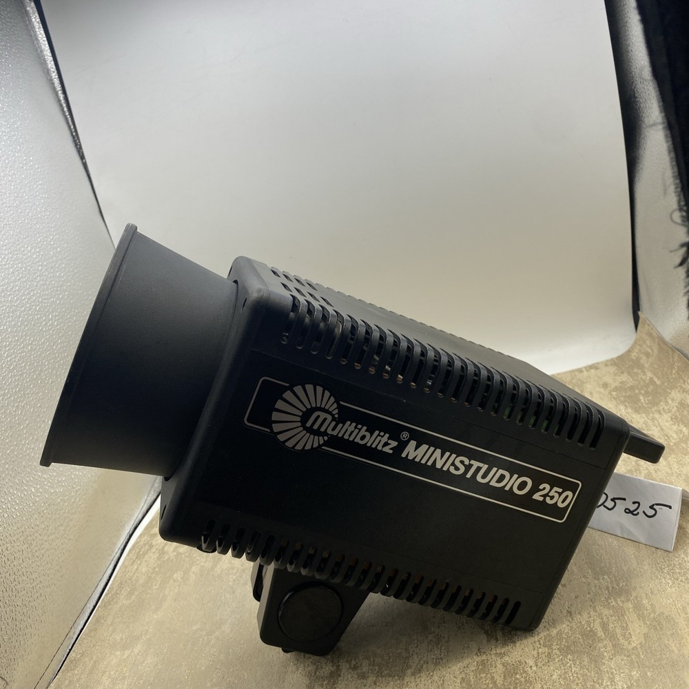 Multiblitz Ministudo 250 Studio Flash Kit. Made In West Germany