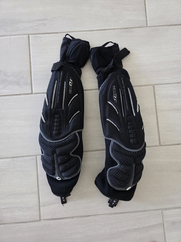 Used Dye C8 2008 Tournament Elbow Pads Black Large