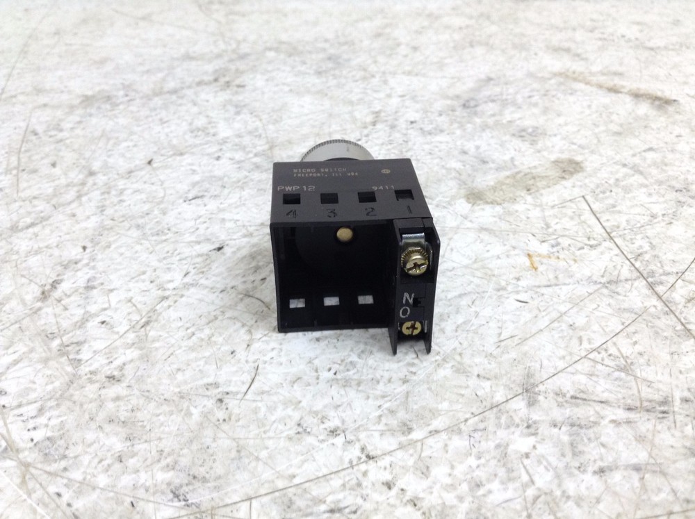 Honeywell MicroSwitch PWP 12 Black Momentary Push Button PWP12