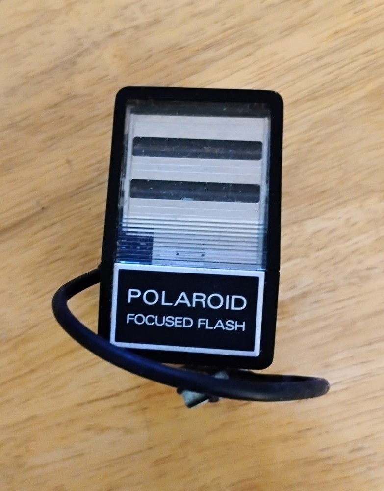 Vtg Polaroid Camera Focused Flash Model 490 Flash Attachment made USA   untested