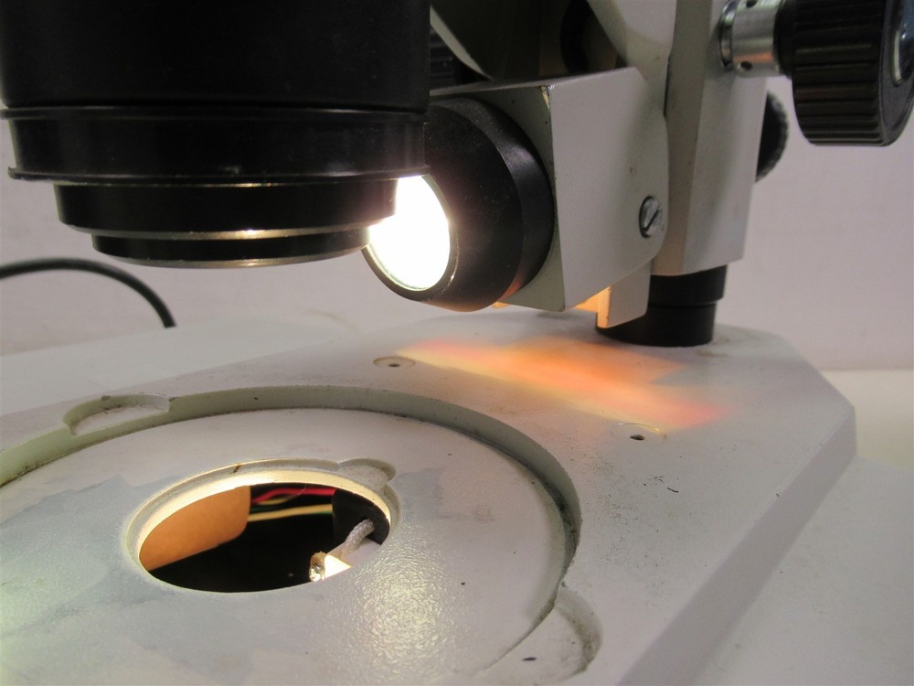 Omano Binocular Stereo Microscope with Boom Stand and Light Source