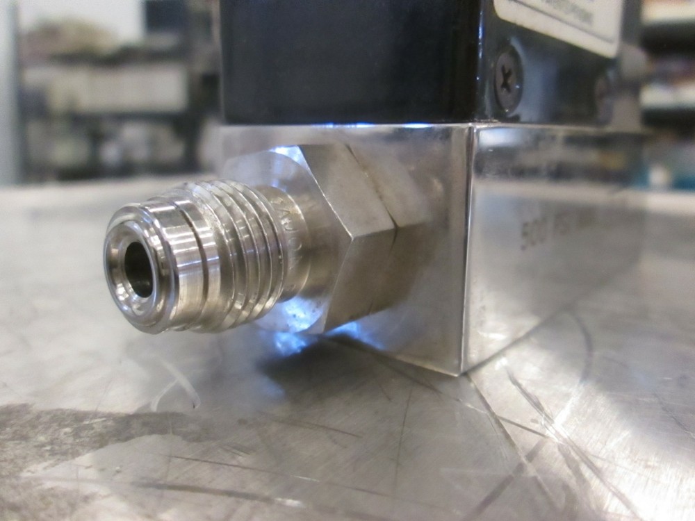 Unit UFC-1000 Mass Flow Controller MFC, 98%N2/PH3, 50 SCCM, Used