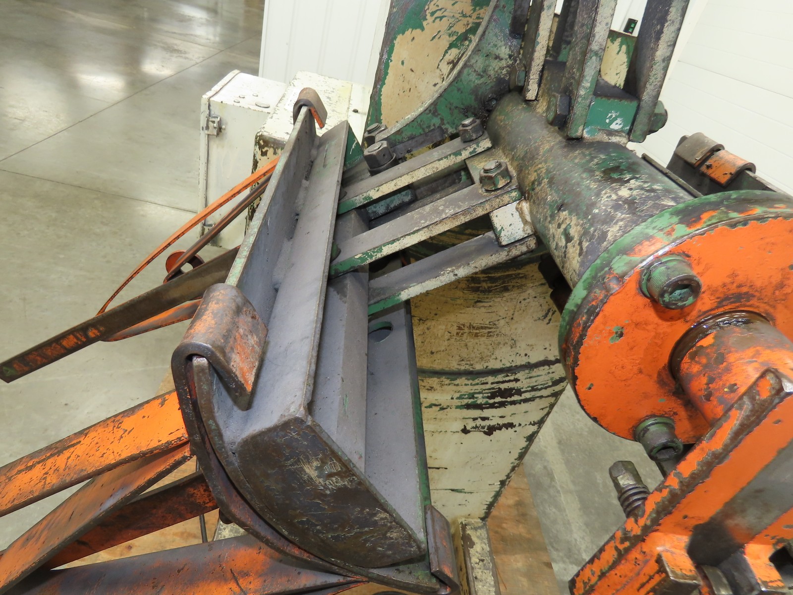 Dallas Industries 06090 Coil Stock Uncoiler 2500lbs 16-20" ID 12" W Decoiler