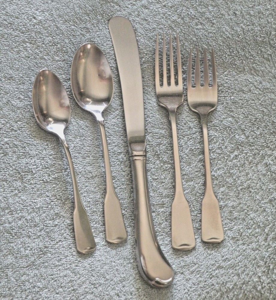 SANDHURST - RARE Oneida Heirloom Glossy Stainless Silverware / Flatware - CHOICE