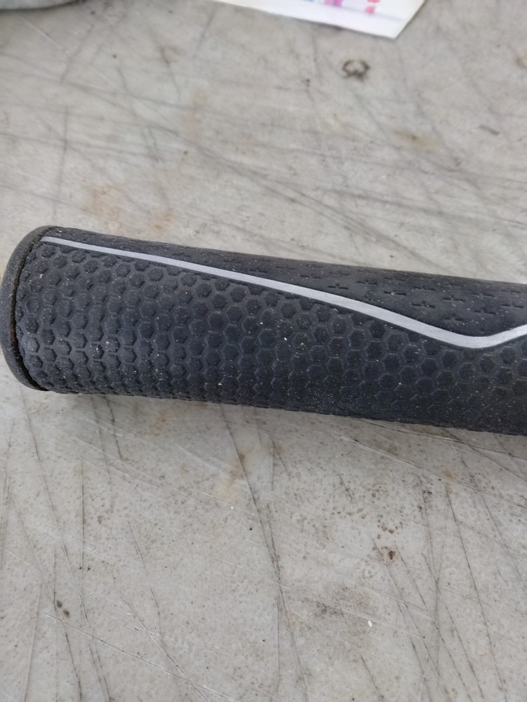 One JumboMax Golf Grip, pulled and great condition.