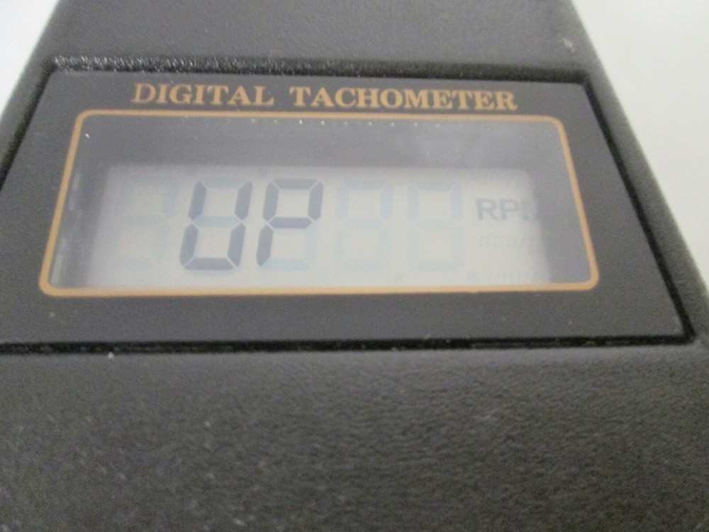 VWR 20904-010 Traceable Touchless Digital Tachometer W/Case