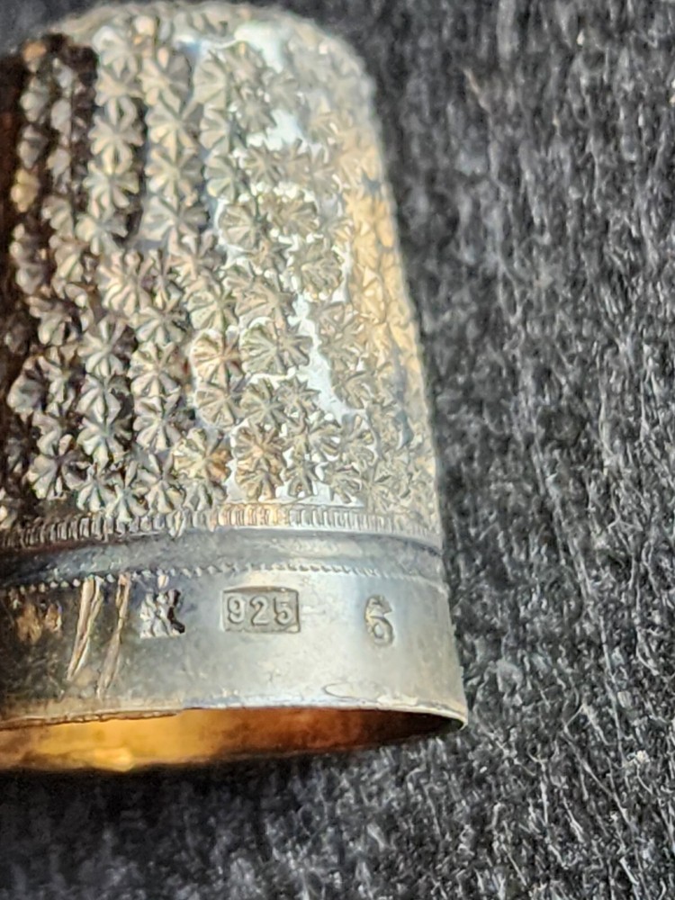 *Antique~British~Sterling Silver Thimble