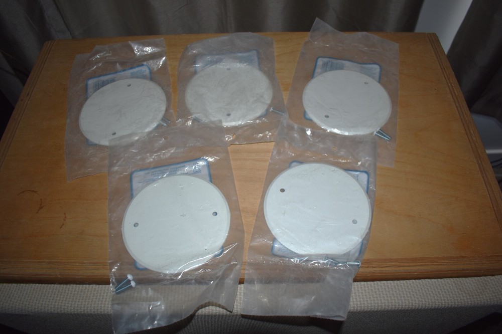 Arlington CP40, 4.75"" Diameter, White, Plastic, Round Ceiling  Box Cover, 5pc