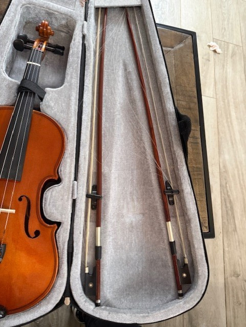 Florea Violin 4/4 w/Case & Bow 14inch