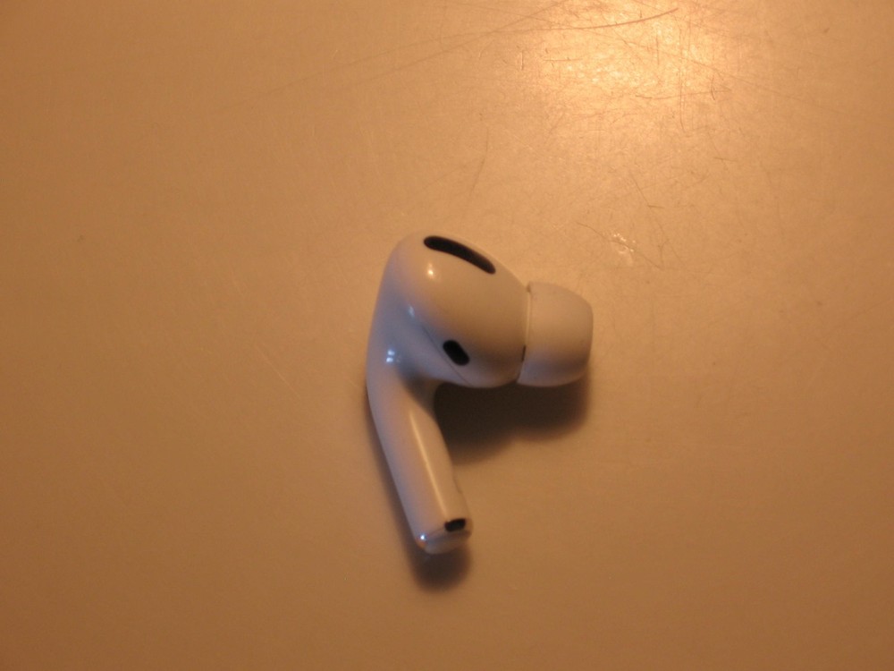 Apple Airpods Pro 1st Generation Left SIDE A2084 with new Ear Tip