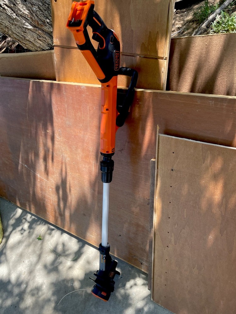 Black & Decker LST201 20V Max 10'' Cordless string Trimmer (tool only)