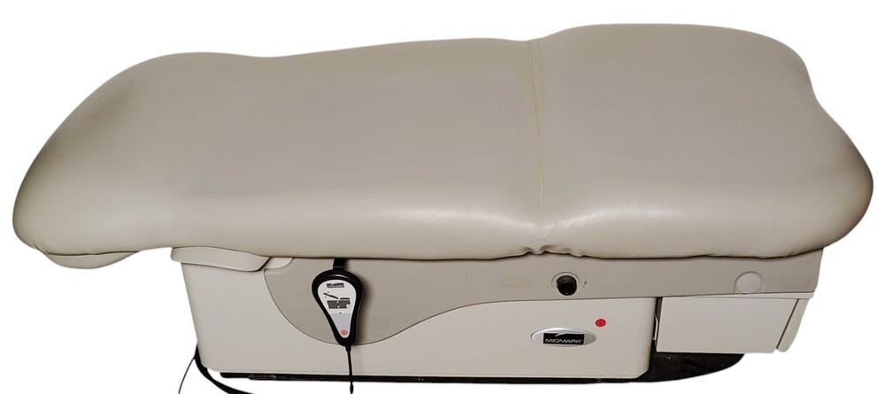 Midmark 623-008 Barrier Free Power Exam Table with Hand Controller