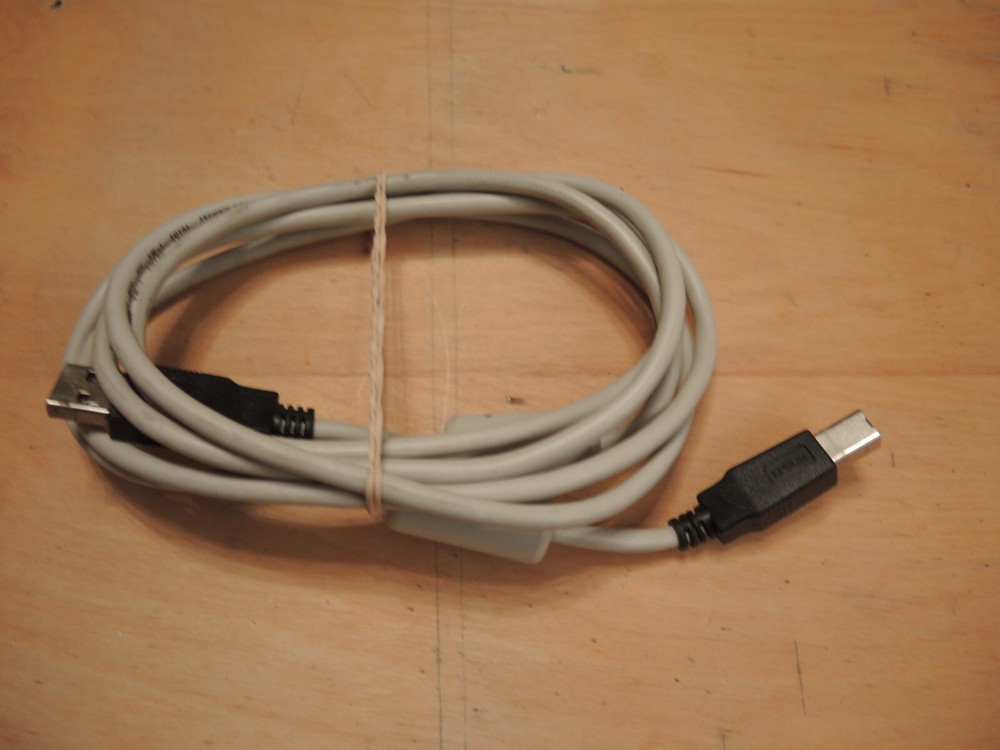 TOTAL TECHNOLOGIES E193793 AWM 2725 30V  LOW VOLT VW-1 COMPUTER CABLE USB A - B