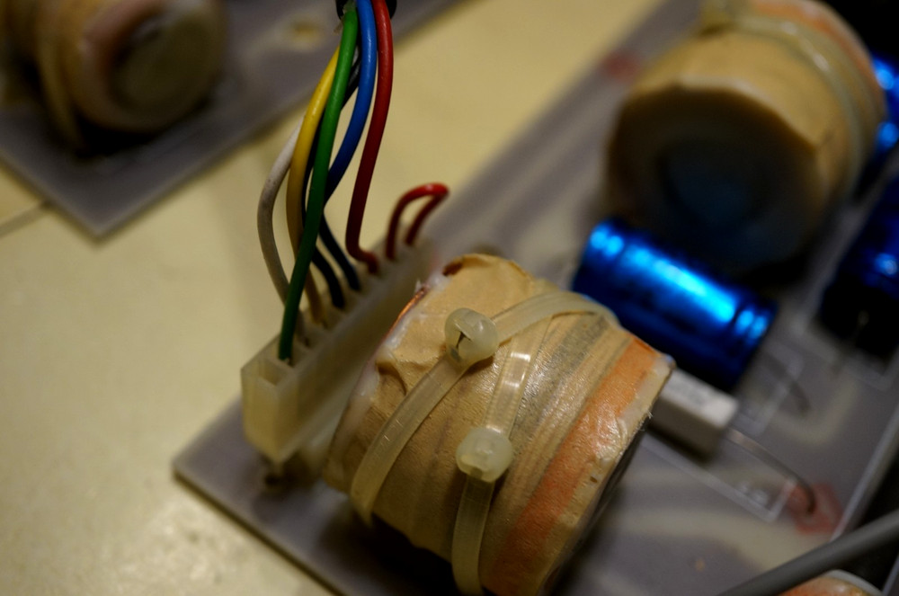 2 - KEF 104/2 REFERENCE SPEAKER CROSSOVER / WORKING PERFECT