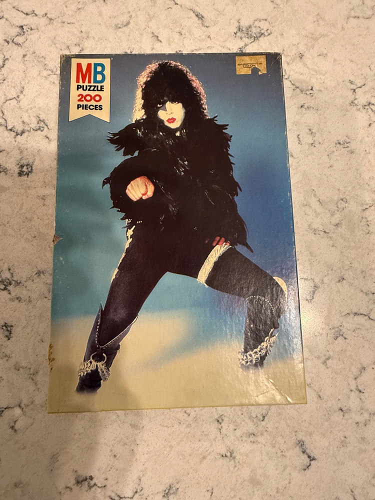 Kiss Puzzles