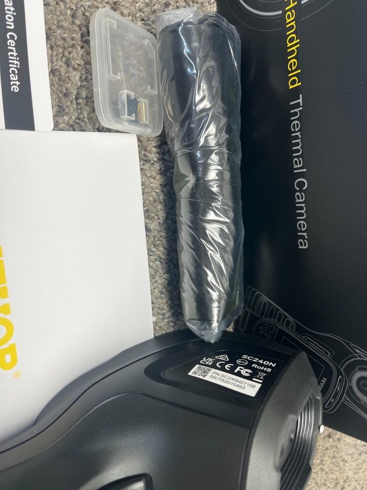 VEVOR HANDHELD THERMAL CAMERA MODEL #SC240N ( OPEN BOX)