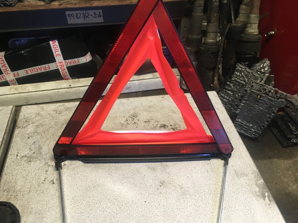 MERCEDES S CLASS W221  WARNING HAZARD TRIANGLE