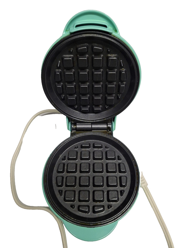 Mini waffle maker