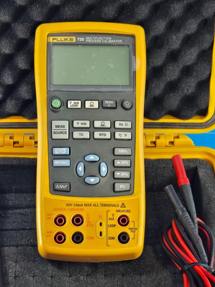 Fluke 725 Multifunction Process Calibrator Meter Multimeter with Accessories
