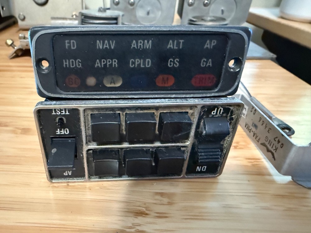 Bendix King KFC200 Autopilot - Computer, Controller, Servos, as shown