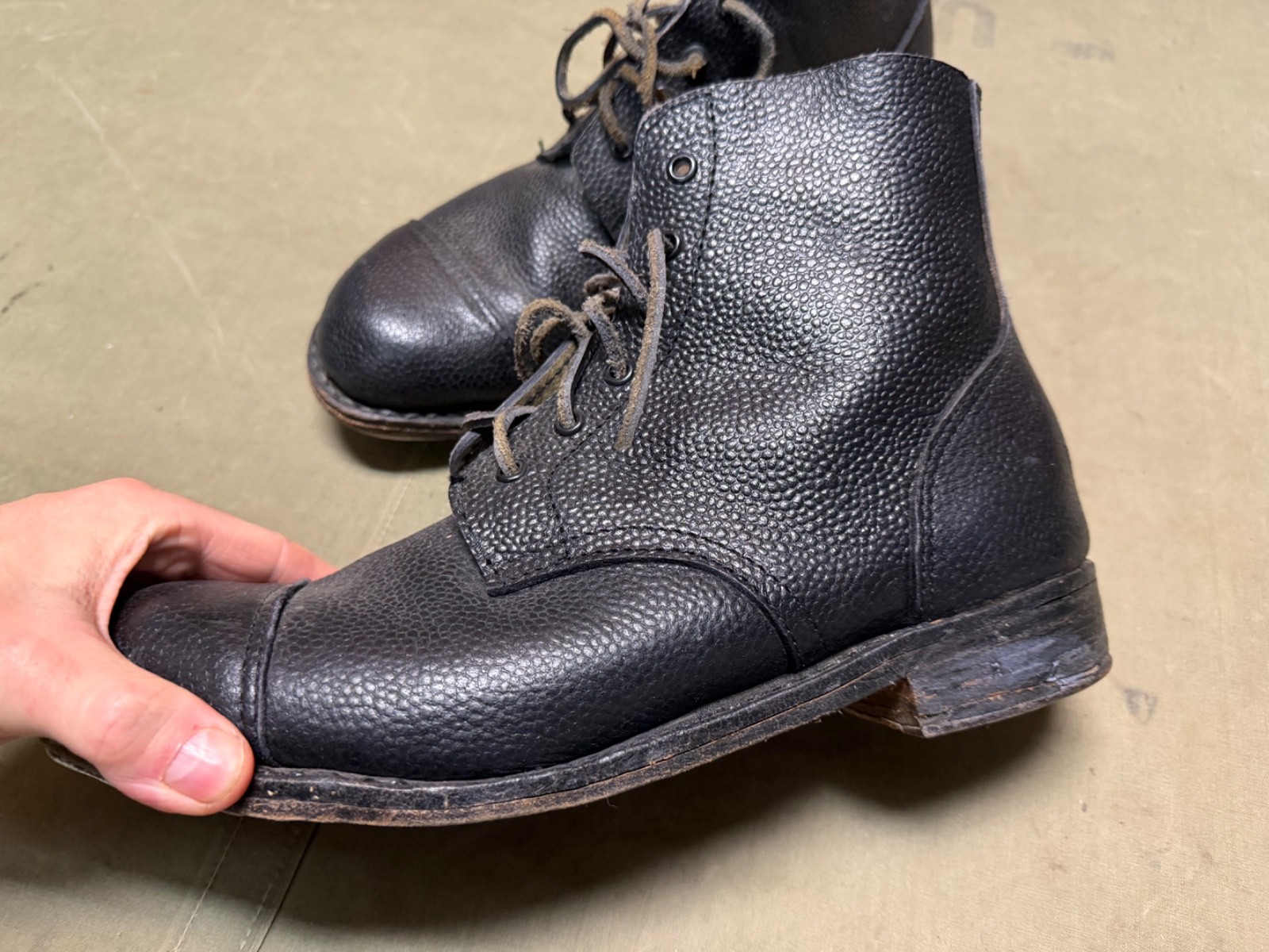 WWII BRITISH CANADIAN COMMON WEALTH COMBAT FIELD LOW BOOTS- SIZE 11