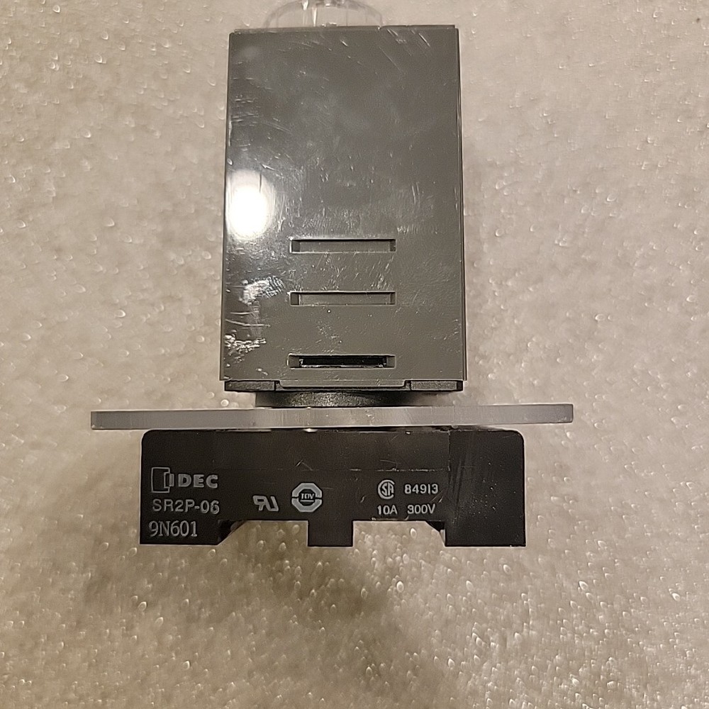 IDEC GT3F-2AF20 Electronic Timer 100-240VAC