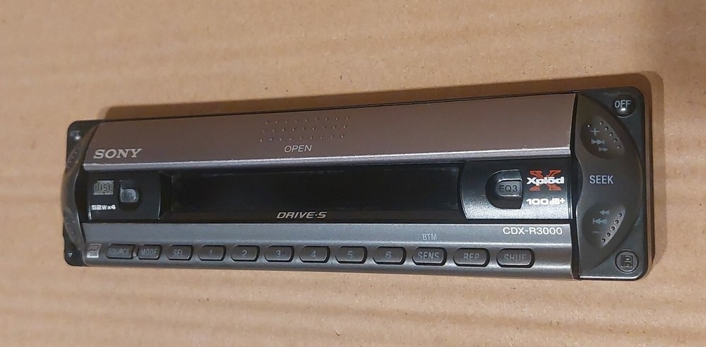 Sony CDX R3000 Faceplate