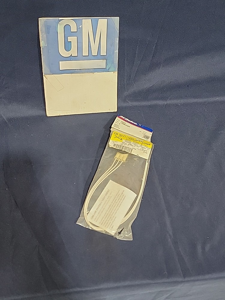 NOS GM Stop/Tail/Turn/Park Lights Socket Assembly  12083689