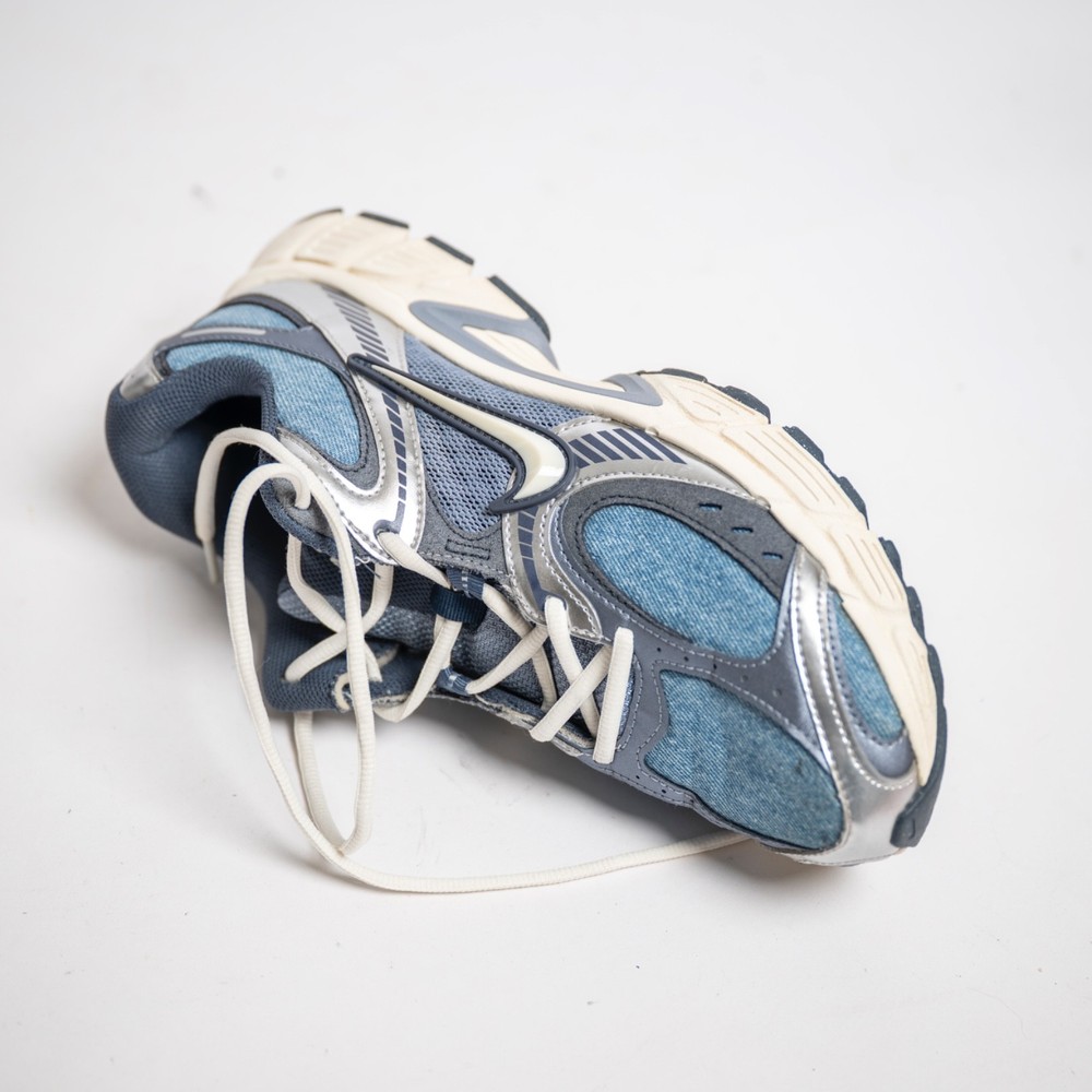 Nike - V5 RNR SE Denim - Size 10 - USED