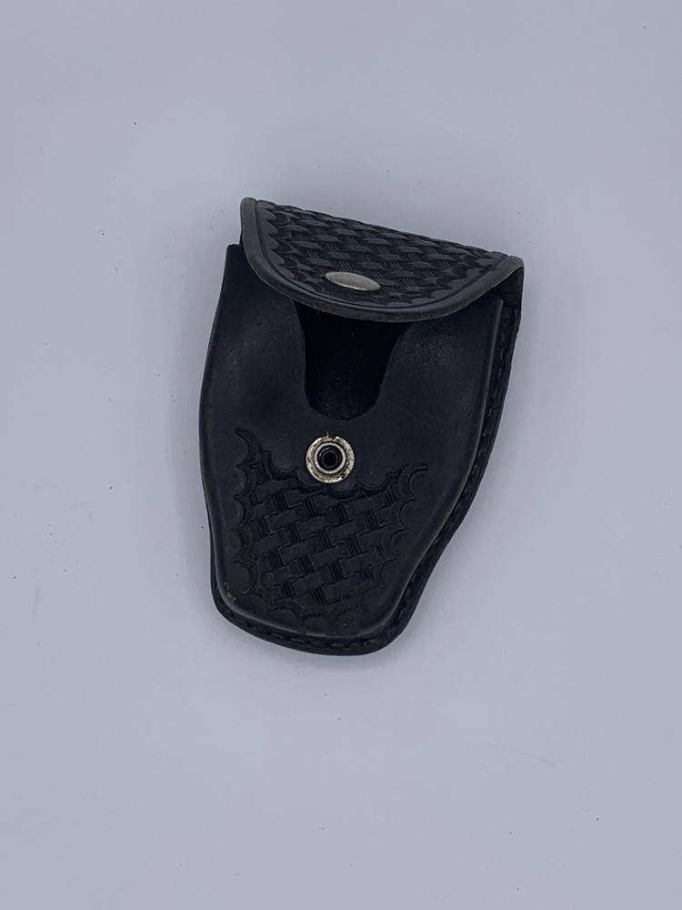 TEX SHOEMAKER LEATHER HANDCUFF CASE 204