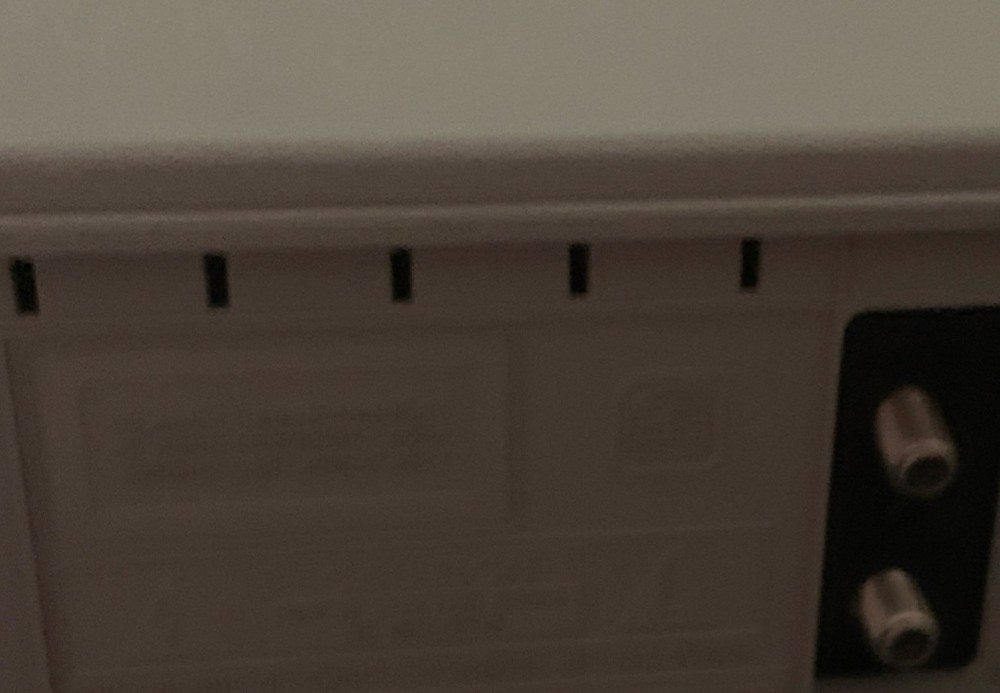 Emerson EWD2004 DVD VHS Player Recorder Combo Component Composite Audio Console