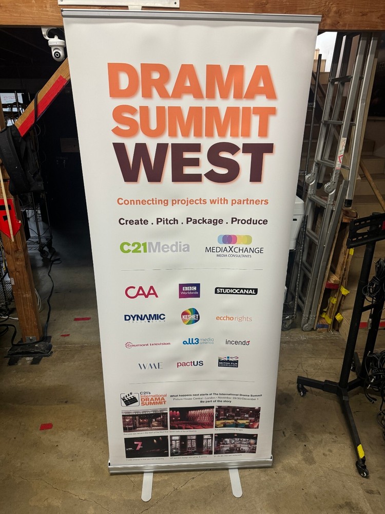 Retractable Roll Up Banner Stand with carrying case 34" x 80"