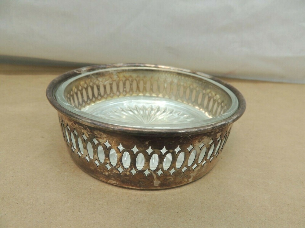 WALLACE 9105 ARTICULATED SILVERPLATE with INSERT GLASS DISH 5" x 1.5"
