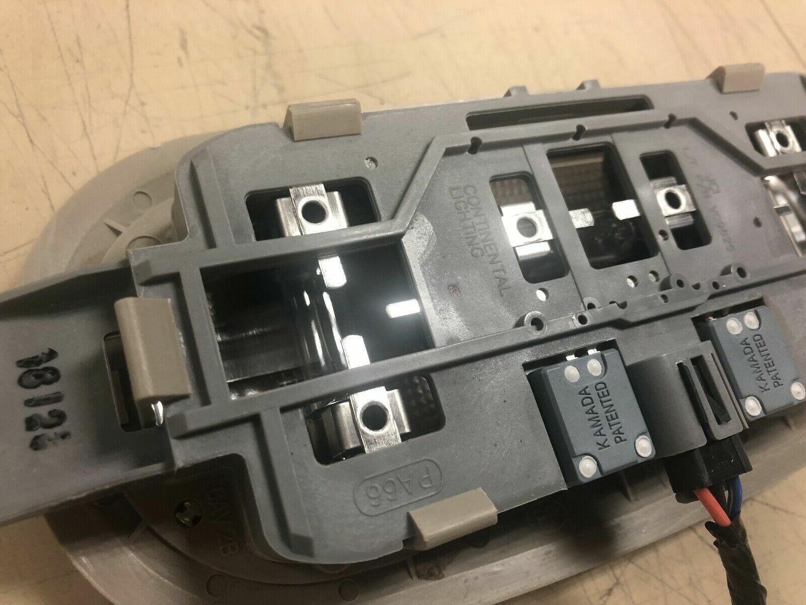 New 2003-2024 Chevy Express/GMC Savanna Passenger Van Neutral Dome Light VC4244