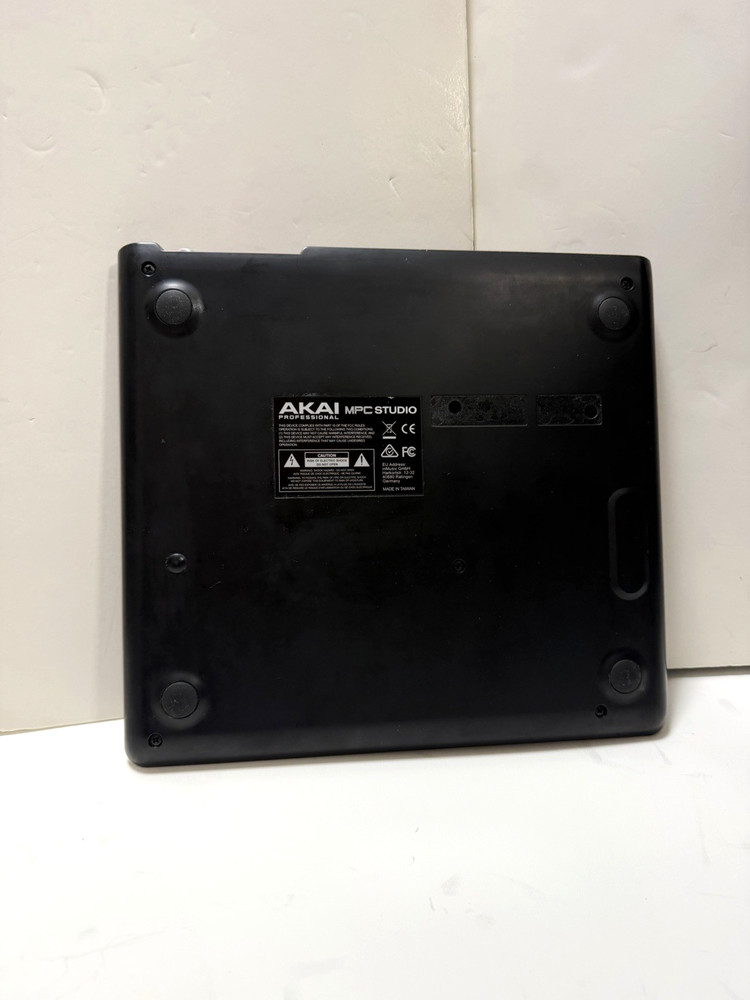 Akai Professional MPC STUDIO Black Midi Controller Interface