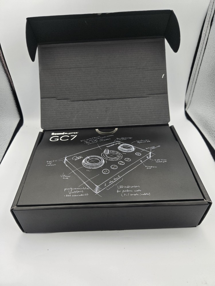 CREATIVE SOUND BLASTER GC7 GAME STREAMING USB DAC WITH CABLES OPEN BOX