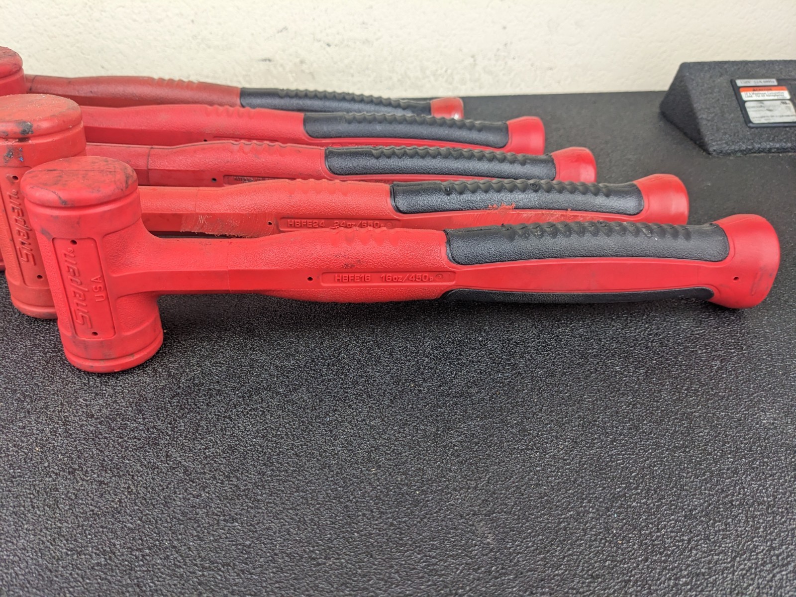 #bn105 Snap-on Tools 5Pc Master HBFE Red Soft Grip Dead Blow Hammer Set