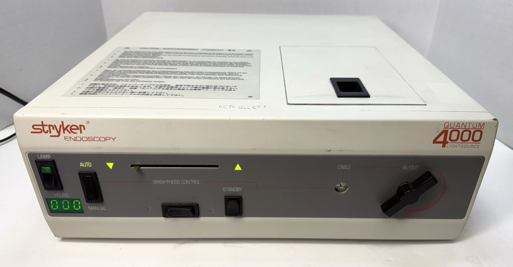 Stryker ENDOSCOPY Quantum 4000 Light Source Endoscope 220-170-000
