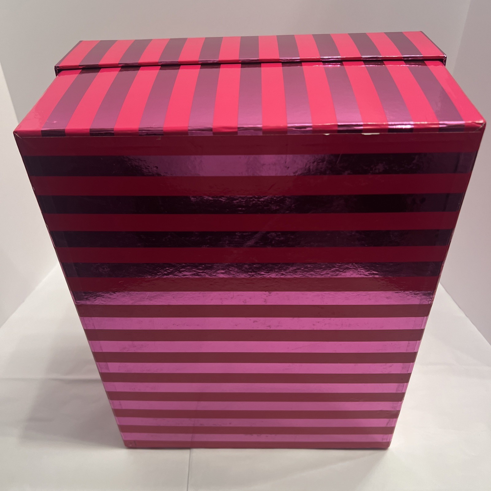 VICTORIA’S SECRET PINK STRIPED Display BOX 16" x 12.27" X 6.57”Empty
