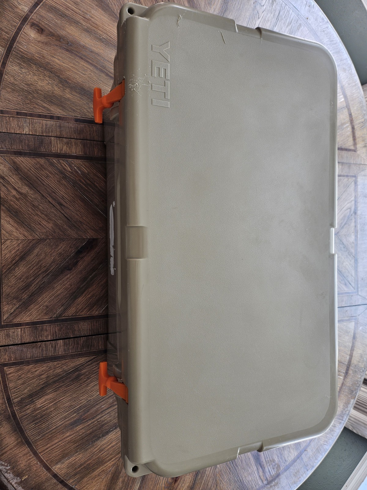 YETI Tundra 65 qt Ice Chest Cooler Beige Heavy Duty