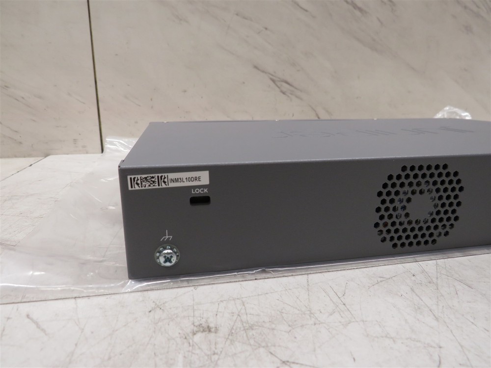 Open Box Juniper Networks Security Services Gateway SRX320-SYS-JB